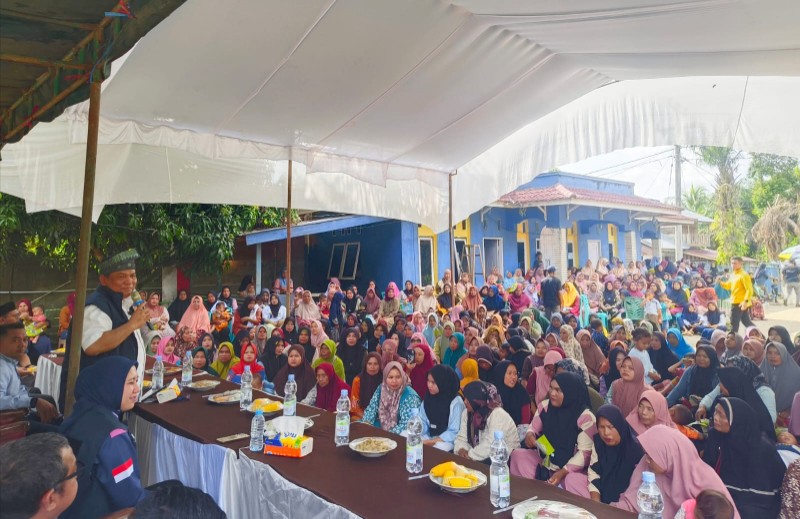 Cawagub Riau, SF Hariyanto melakukan kampanye dialogis di Desa Pulau Sengkilo (foto/Yuni)